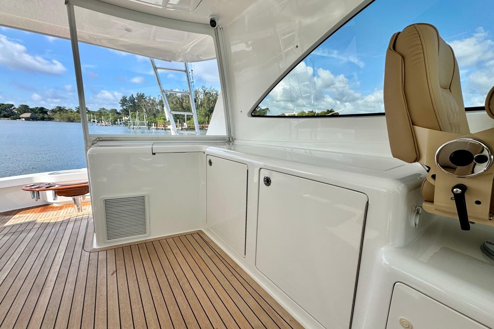 2017 Viking 52 Sport Tower - Photo 30