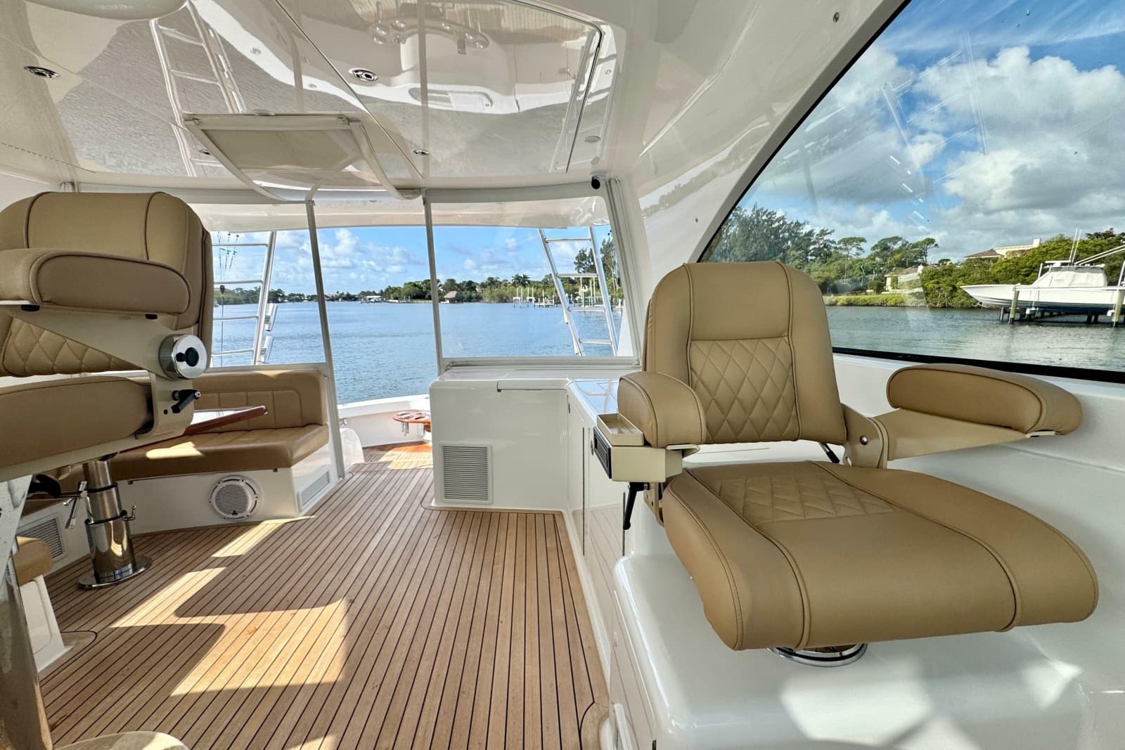 2017 Viking 52 Sport Tower - Photo 37