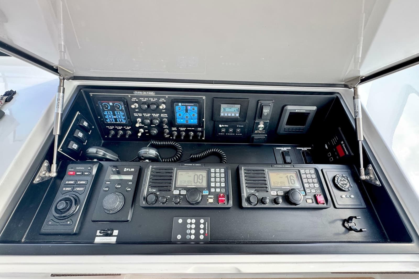 2017 Viking 52 Sport Tower - Photo 54