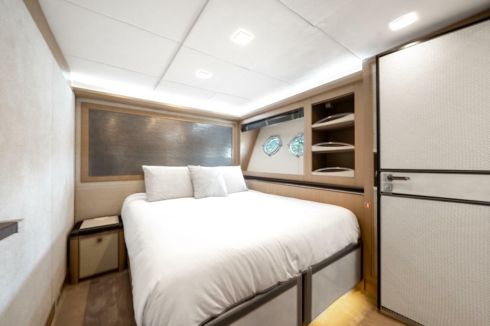 2015 Monte Carlo Yachts MCY 86 - Photo 69