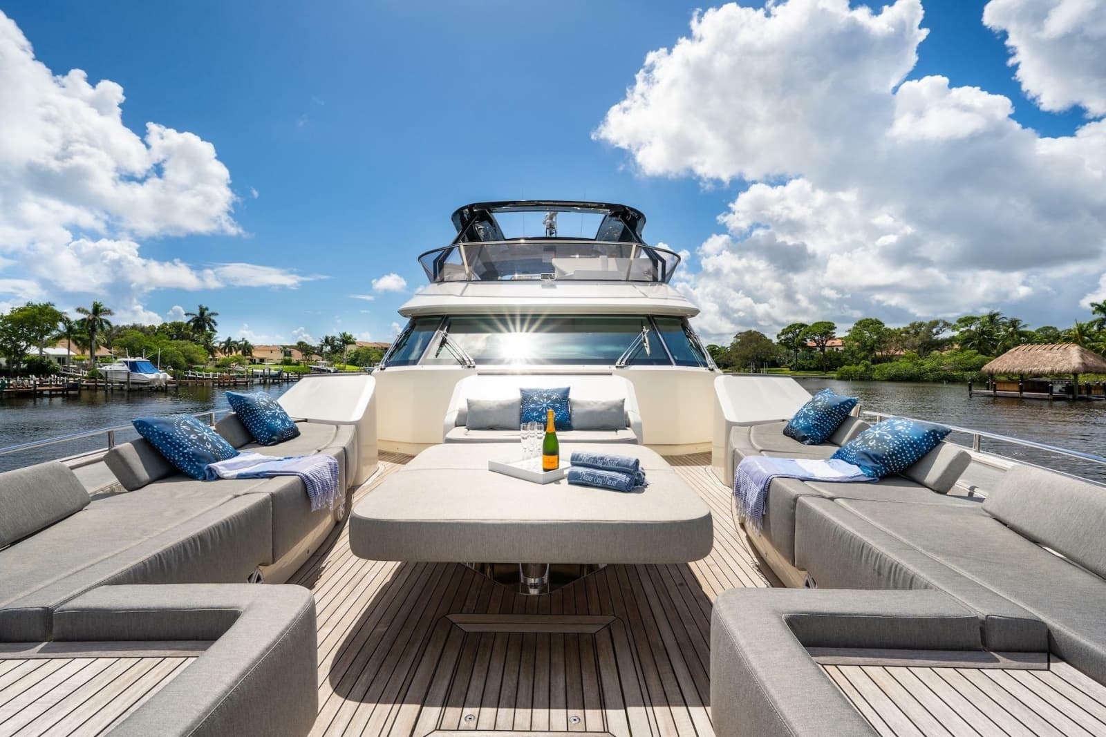2015 Monte Carlo Yachts MCY 86 - Photo 27