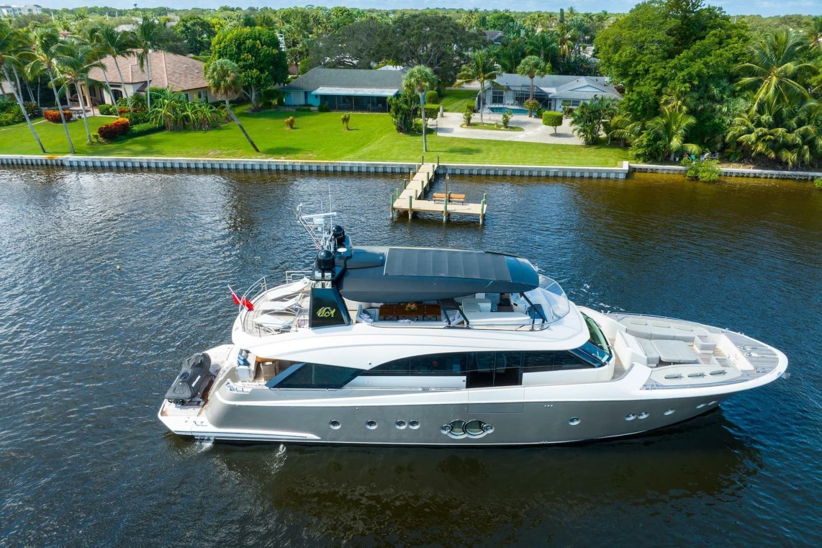 2015 Monte Carlo Yachts MCY 86 - Photo 10