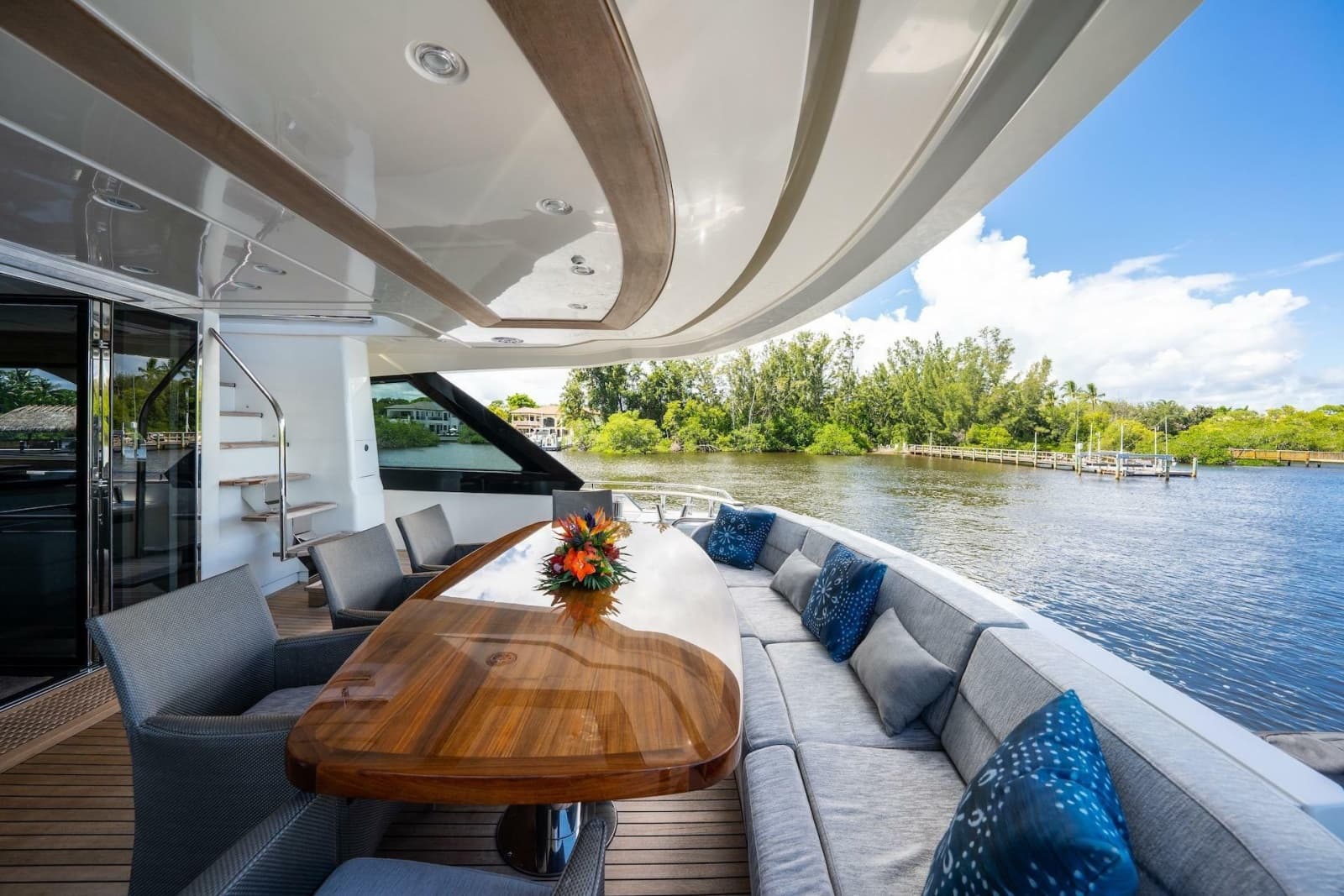2015 Monte Carlo Yachts MCY 86 - Photo 57