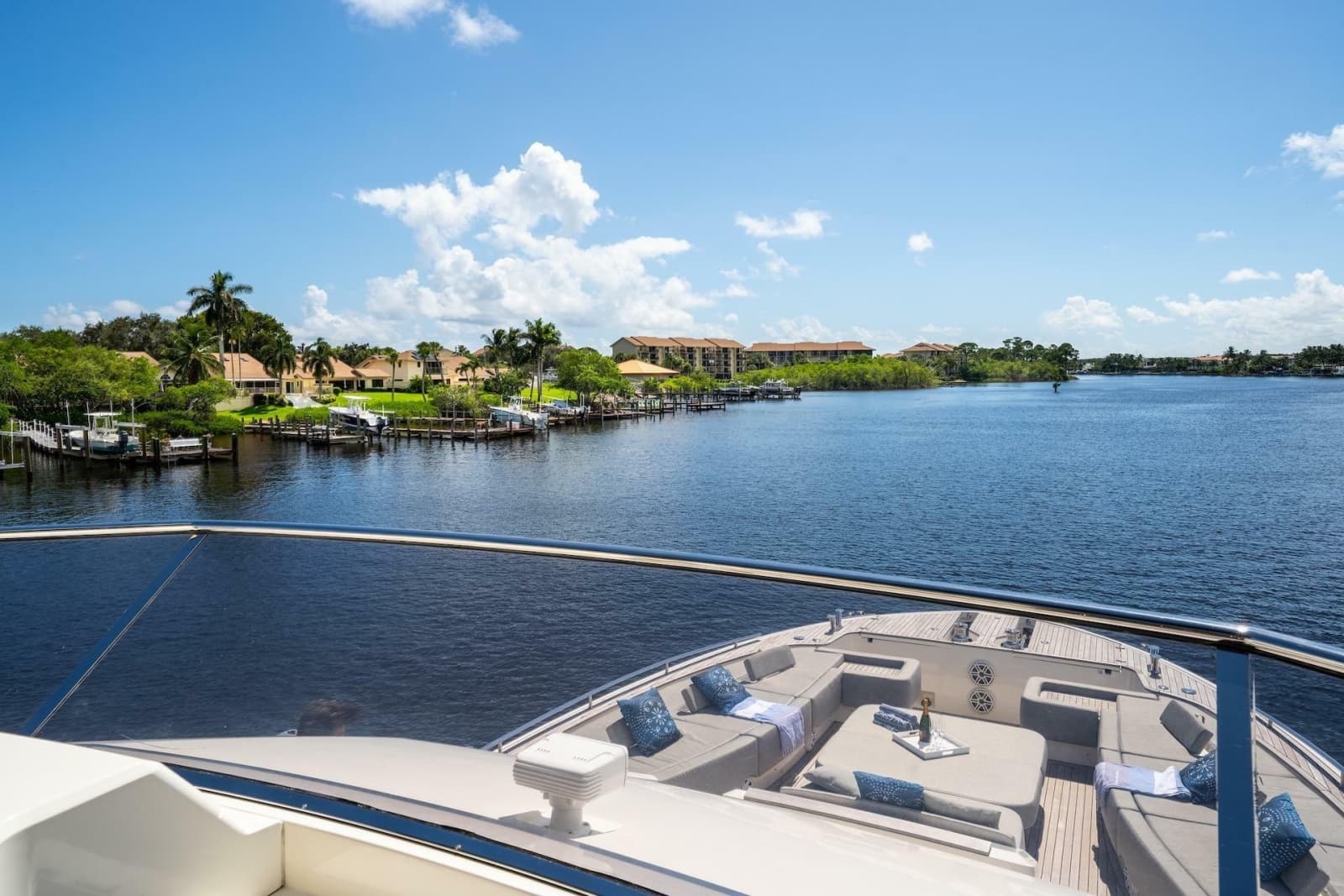 2015 Monte Carlo Yachts MCY 86 - Photo 45