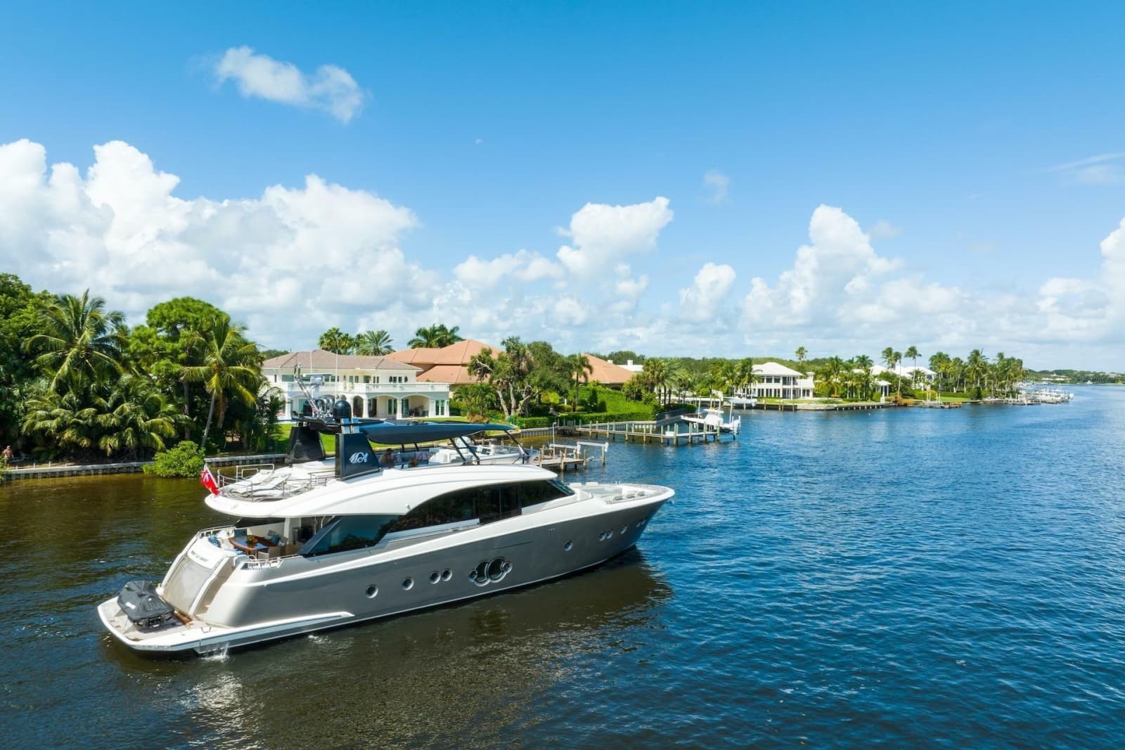 2015 Monte Carlo Yachts MCY 86 - Photo 9