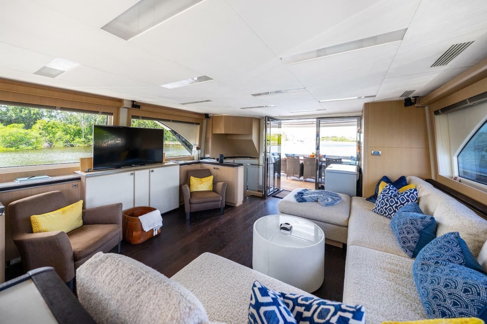 2015 Monte Carlo Yachts MCY 86 - Photo 55