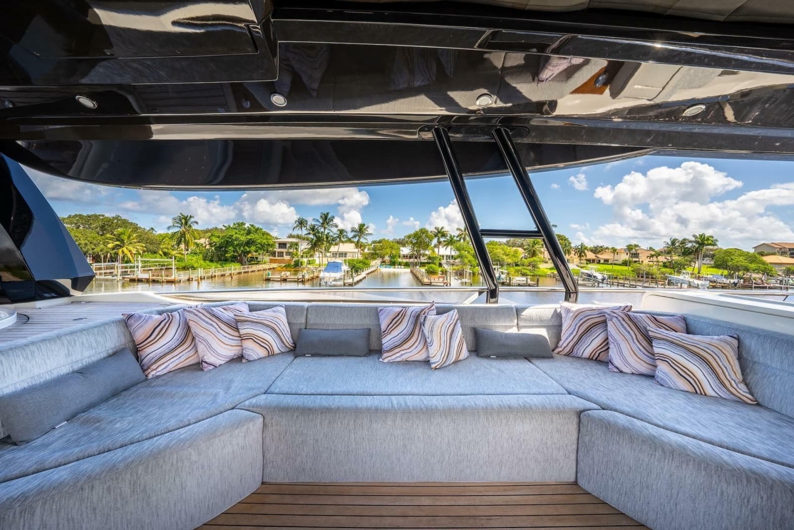 2015 Monte Carlo Yachts MCY 86 - Photo 41