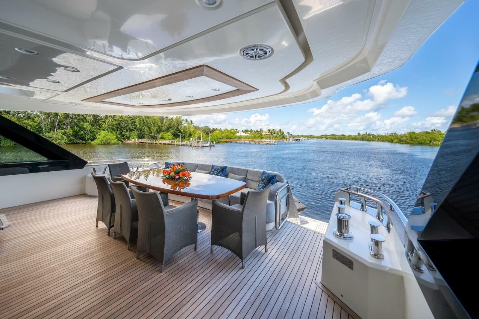 2015 Monte Carlo Yachts MCY 86 - Photo 51