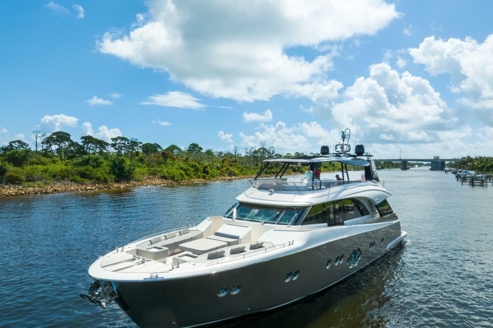 2015 Monte Carlo Yachts MCY 86 - Photo 7