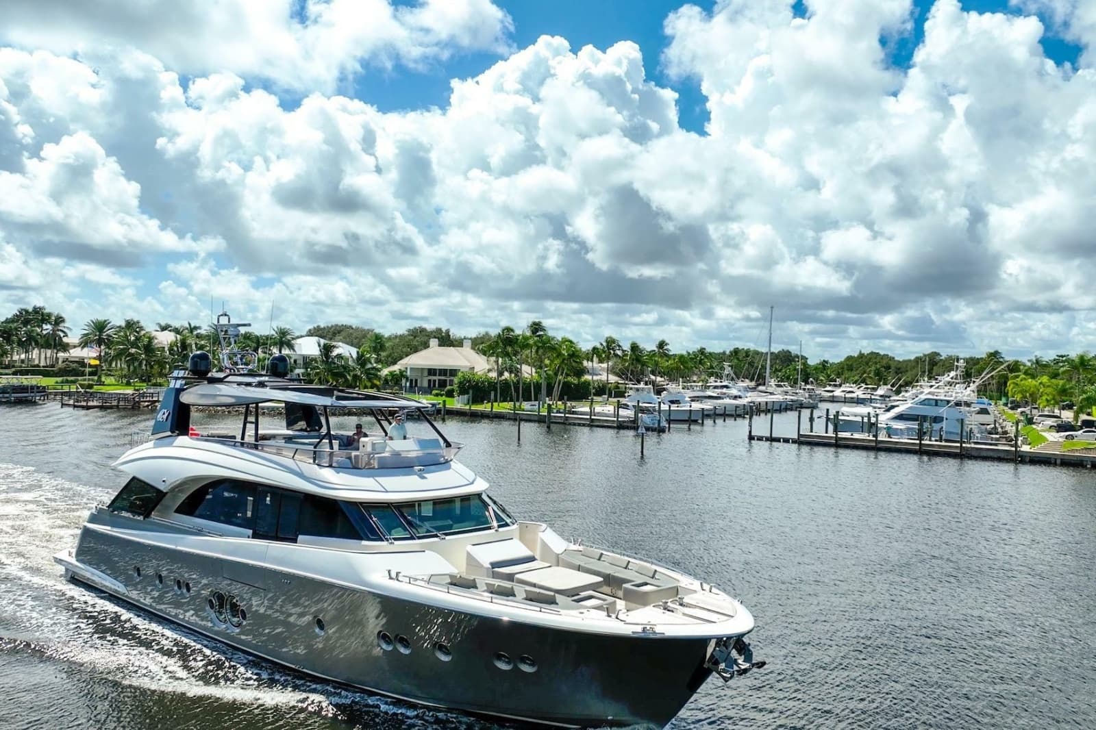 2015 Monte Carlo Yachts MCY 86 - Photo 23