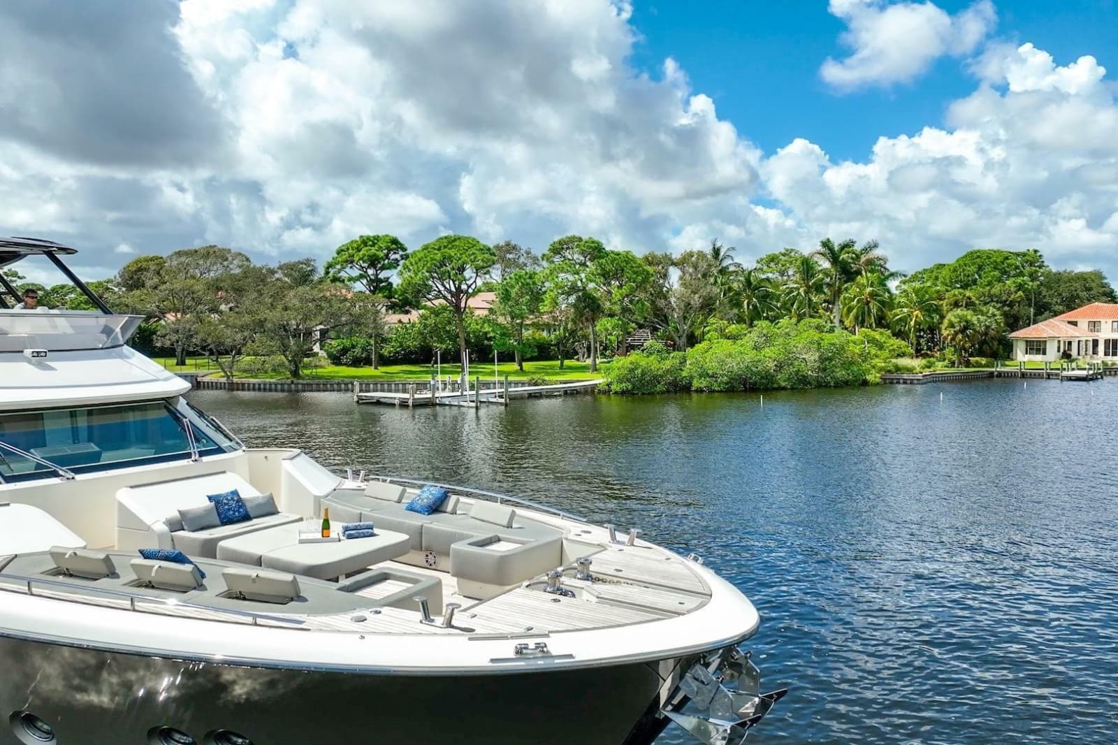 2015 Monte Carlo Yachts MCY 86 - Photo 13