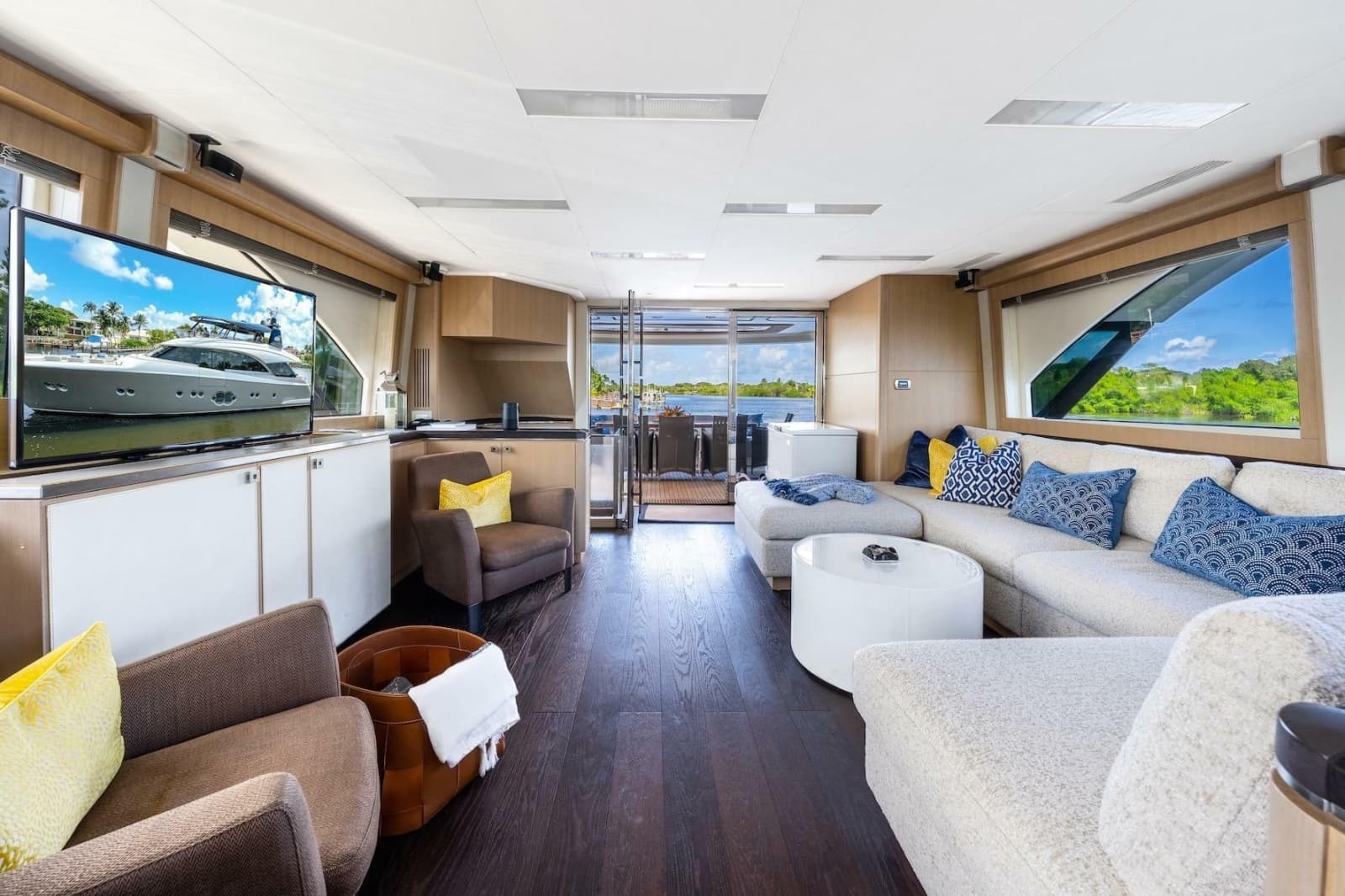 2015 Monte Carlo Yachts MCY 86 - Photo 47