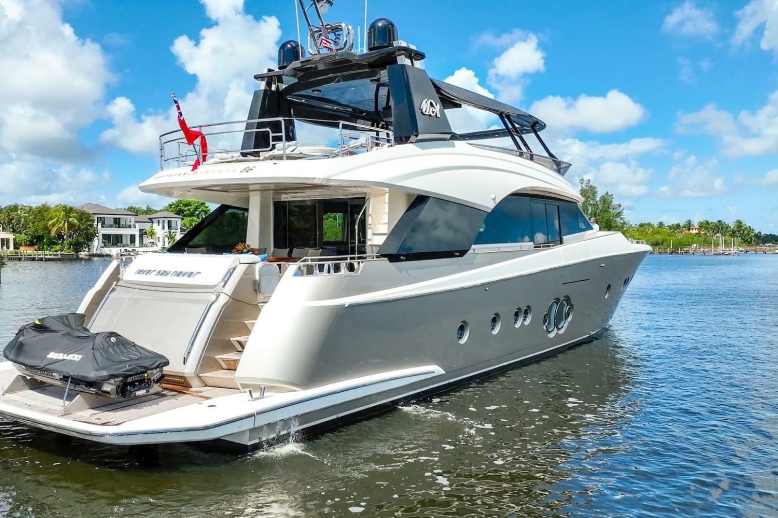 2015 Monte Carlo Yachts MCY 86 - Photo 18