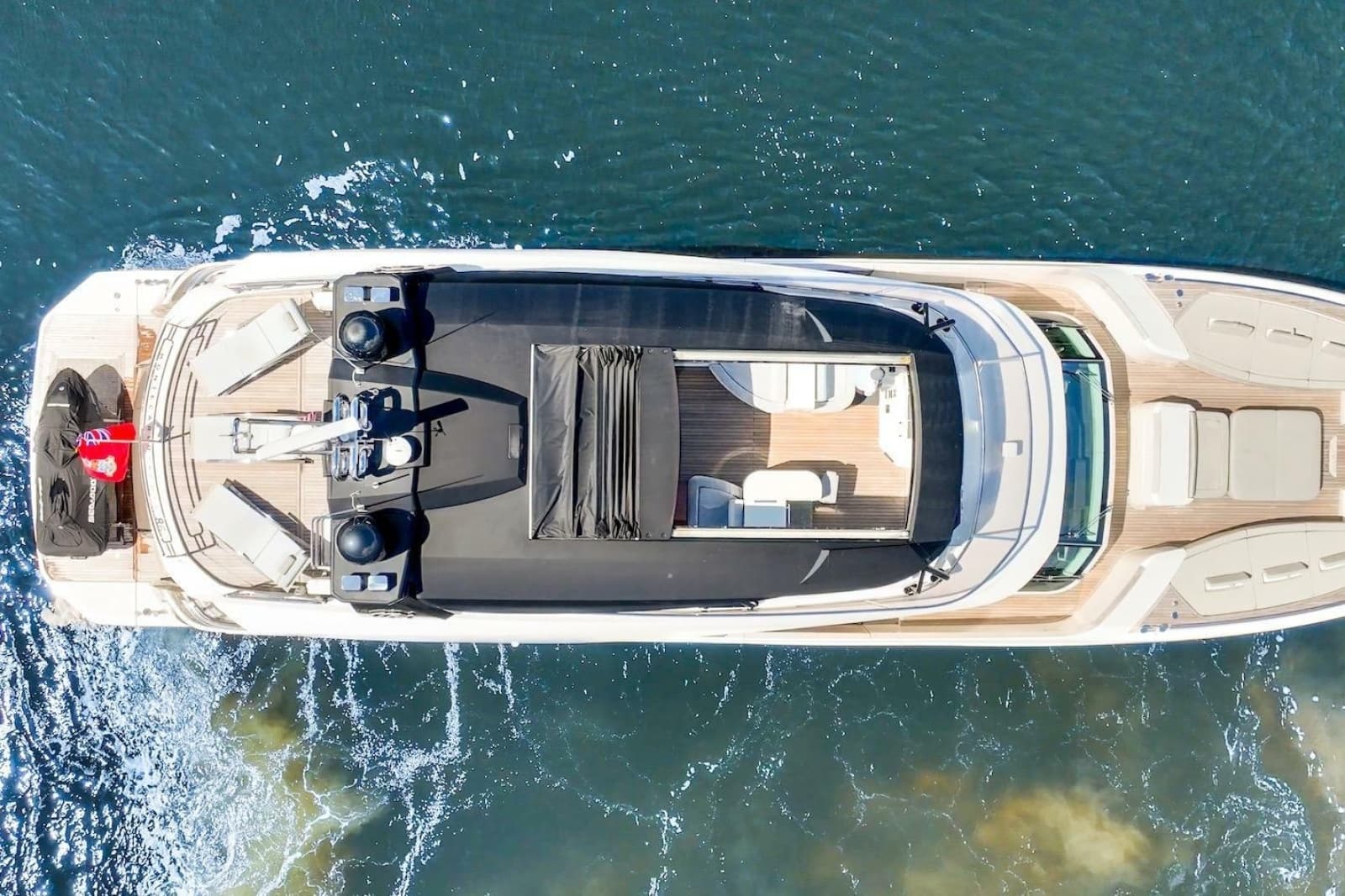 2015 Monte Carlo Yachts MCY 86 - Photo 3
