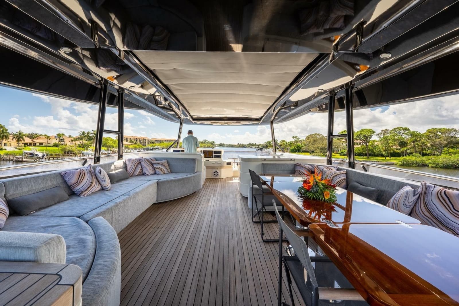 2015 Monte Carlo Yachts MCY 86 - Photo 43