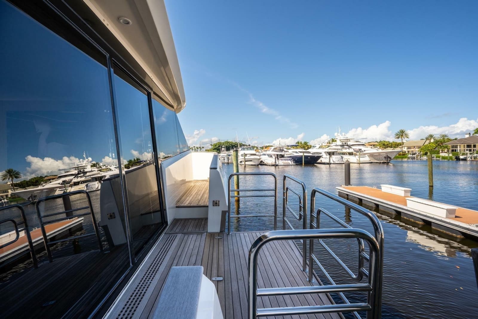 2015 Monte Carlo Yachts MCY 86 - Photo 34