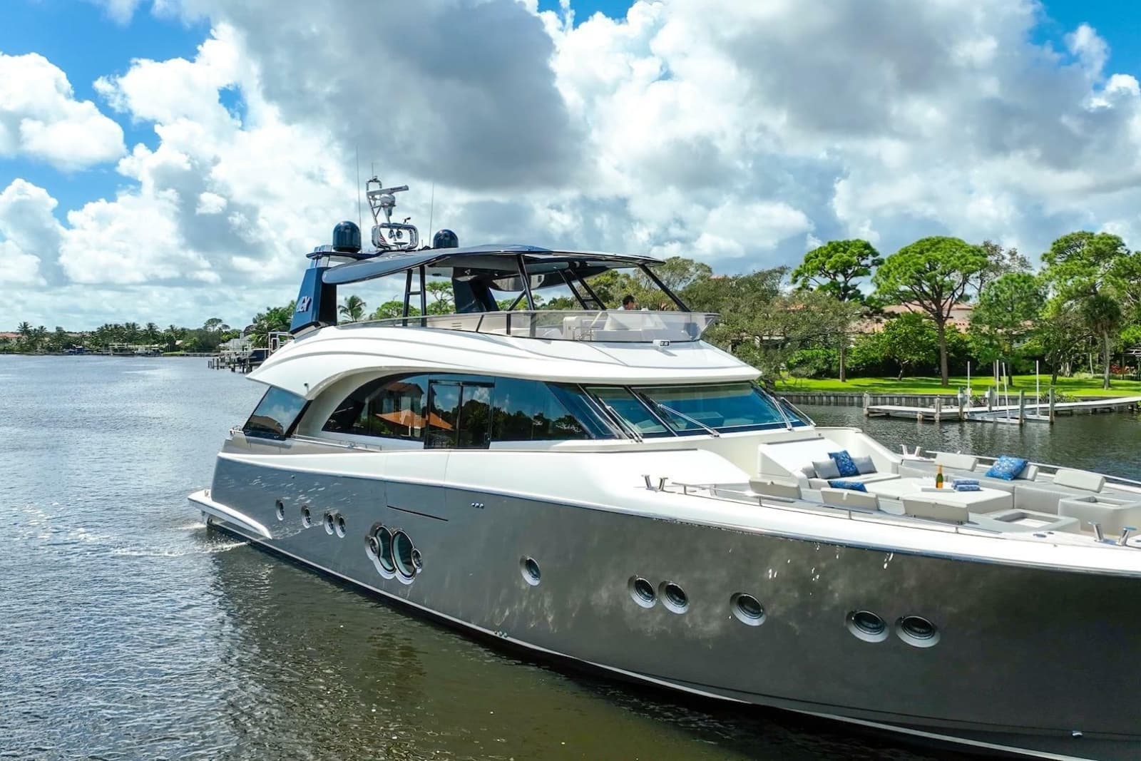 2015 Monte Carlo Yachts MCY 86 - Photo 16