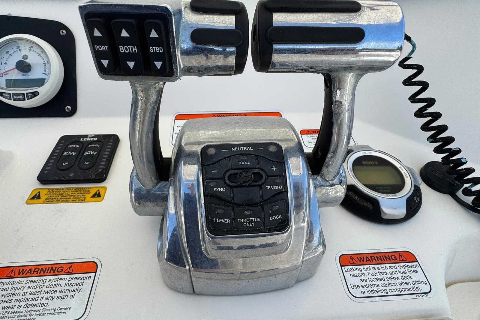 2014 Mako 284 Center Console - Photo 8