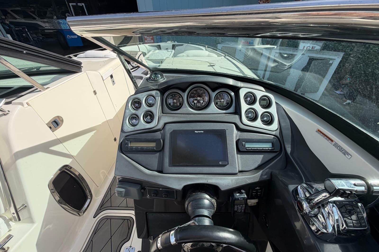 2014 Monterey 328SS Super Sport - Photo 10