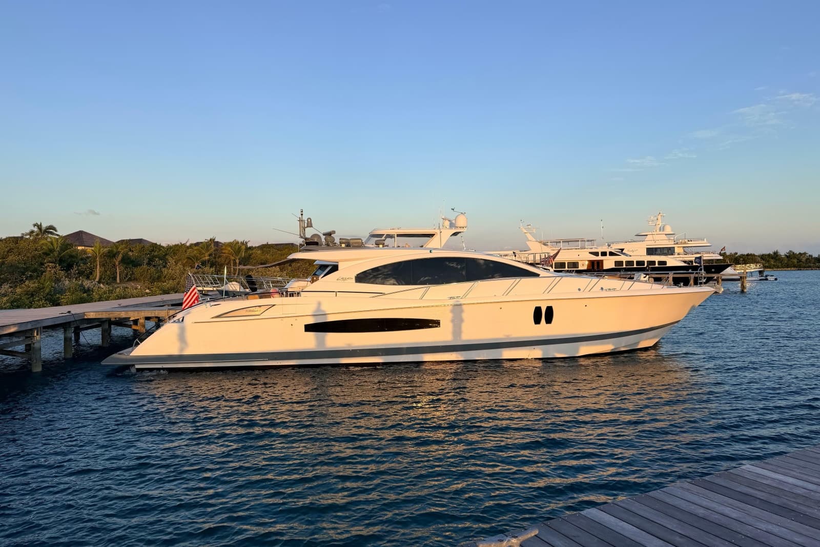 2008 Lazzara Yachts LSX 75 - Photo 2