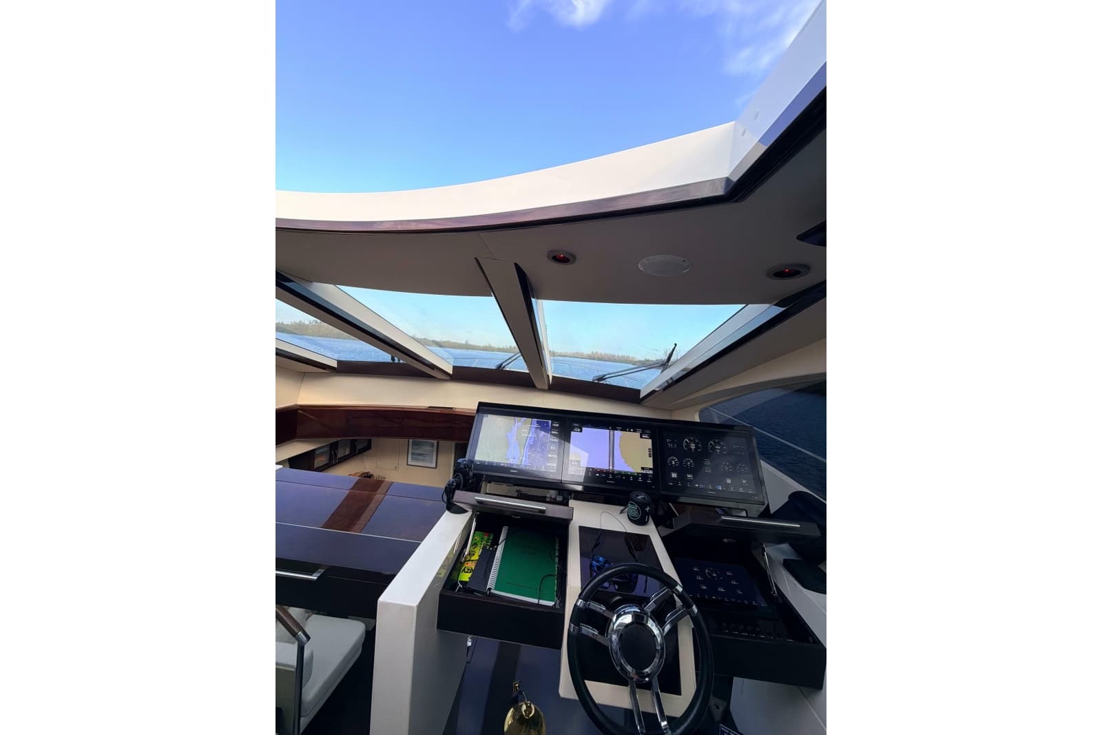 2008 Lazzara Yachts LSX 75 - Photo 30