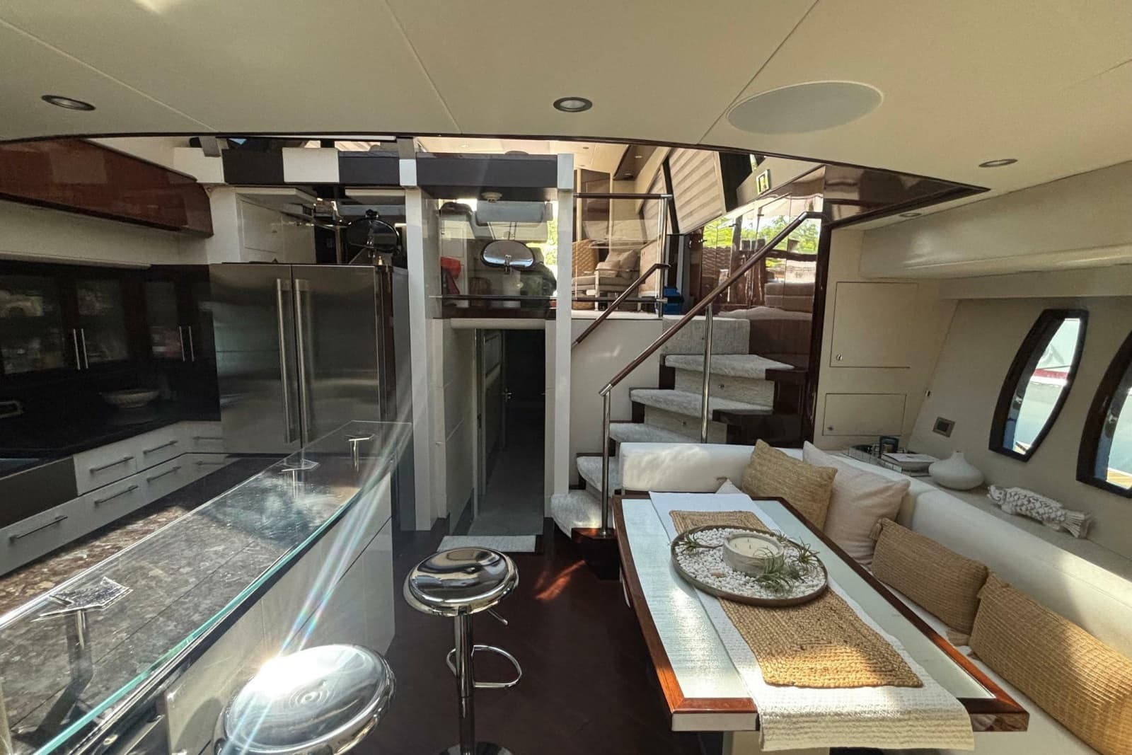 2008 Lazzara Yachts LSX 75 - Photo 7