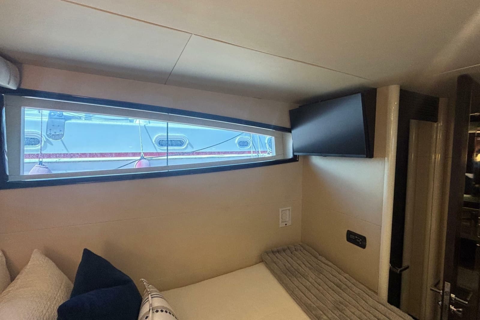 2008 Lazzara Yachts LSX 75 - Photo 20