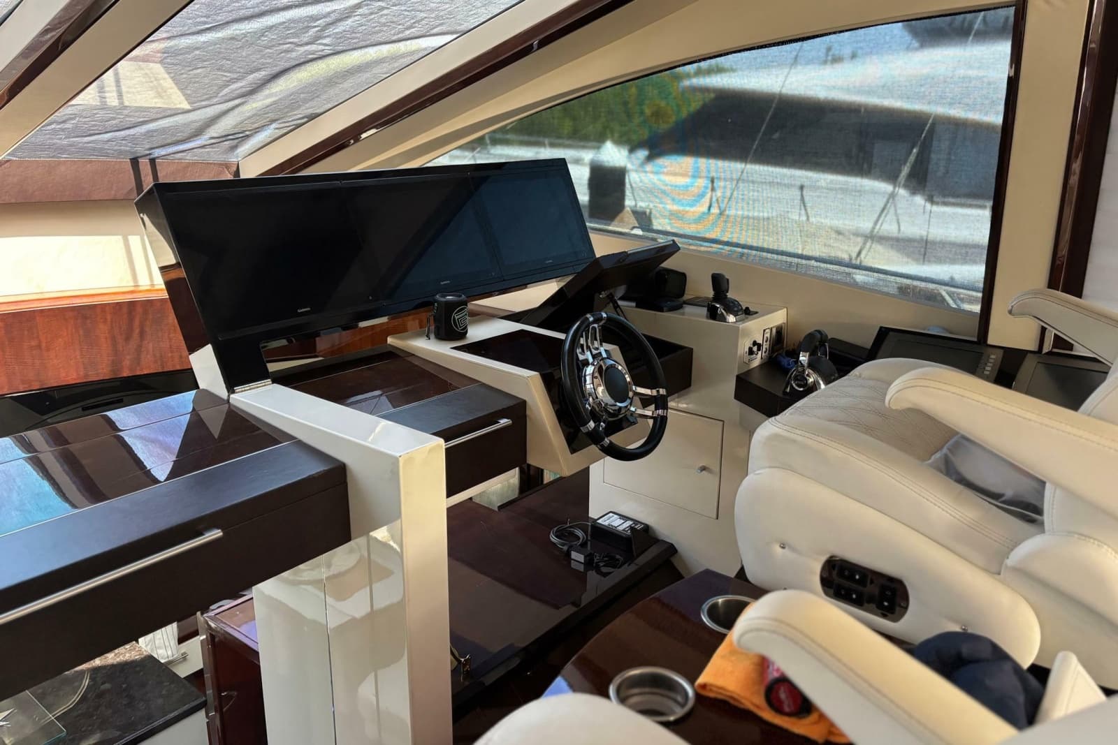 2008 Lazzara Yachts LSX 75 - Photo 28