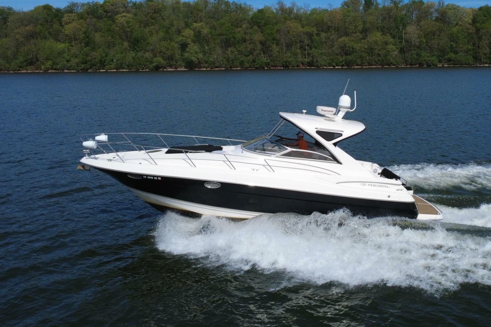 2008 Regal 3760 Sportyacht - Photo 5