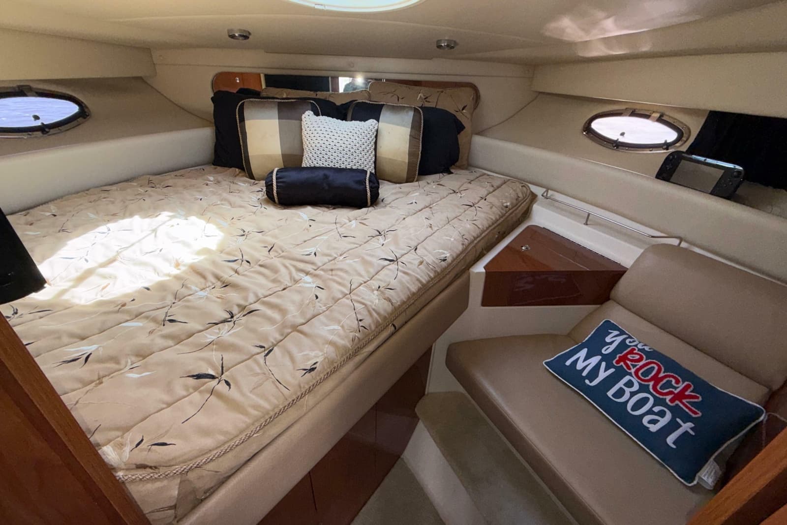 2008 Regal 3760 Sportyacht - Photo 18