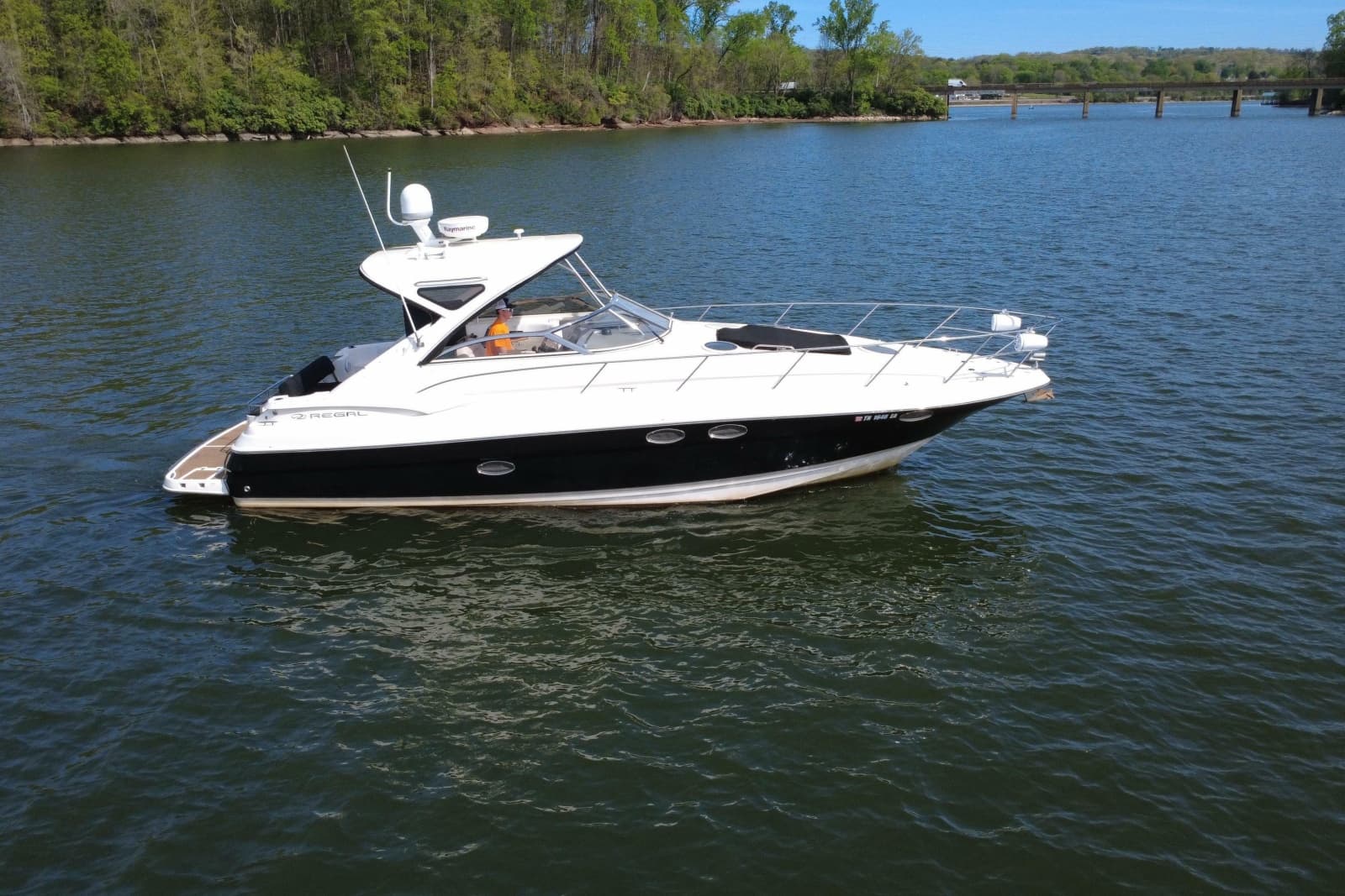2008 Regal 3760 Sportyacht - Photo 10