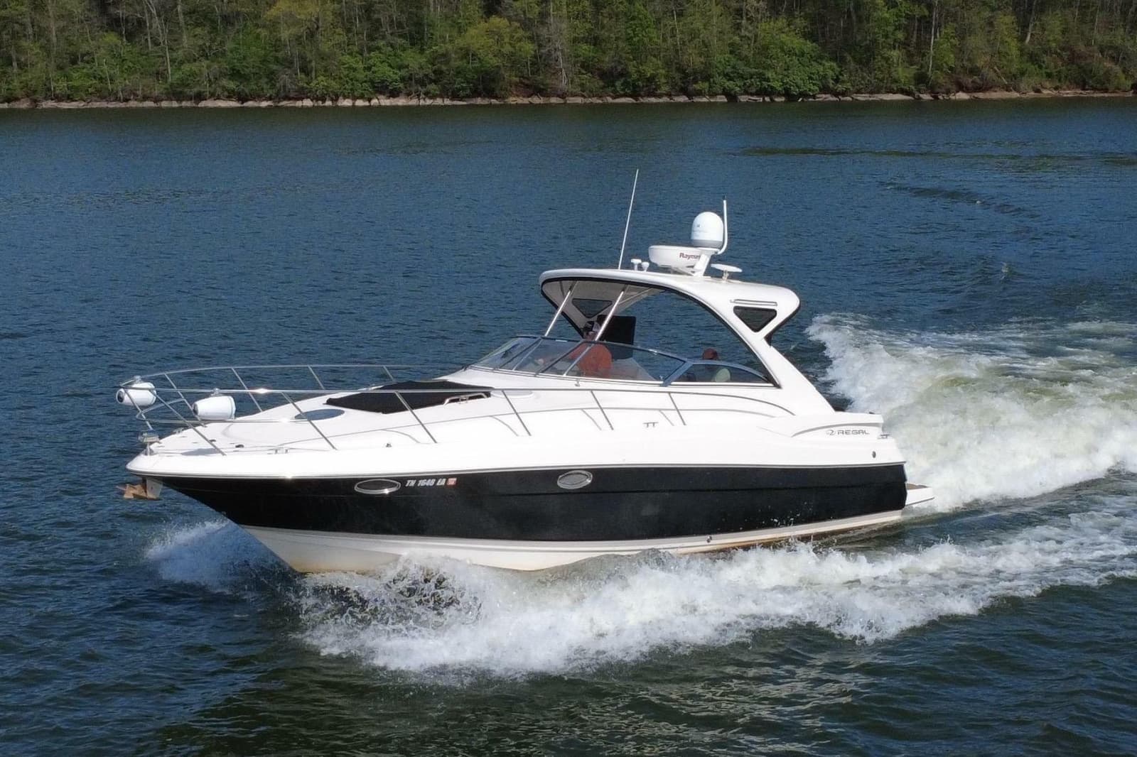 2008 Regal 3760 Sportyacht - Photo 4