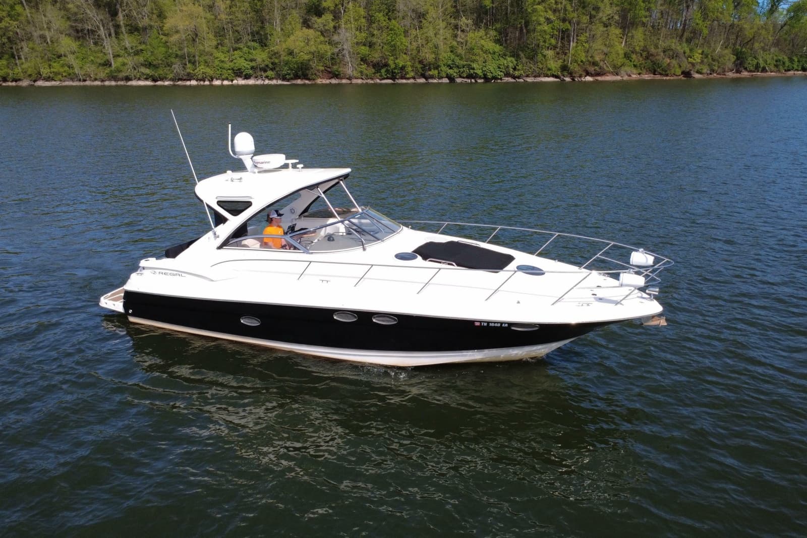 2008 Regal 3760 Sportyacht - Photo 2
