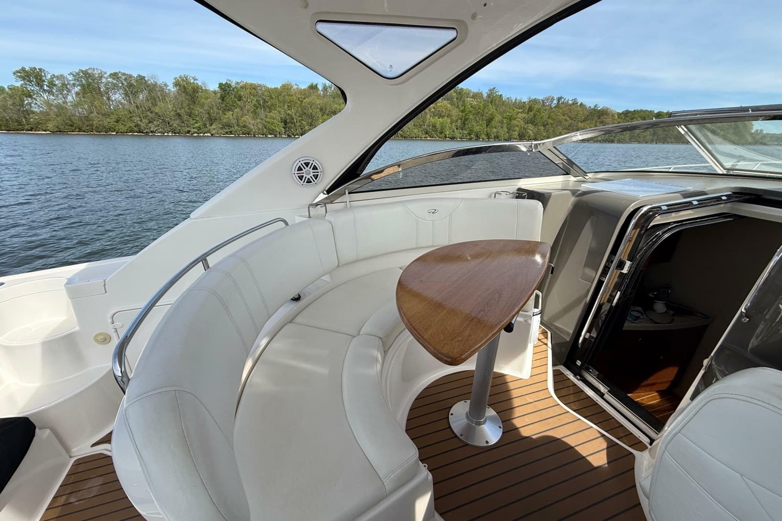 2008 Regal 3760 Sportyacht - Photo 15