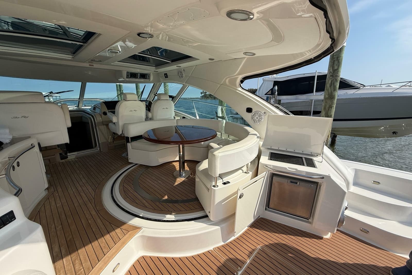 2008 Sea Ray 550 Sundancer - Photo 4