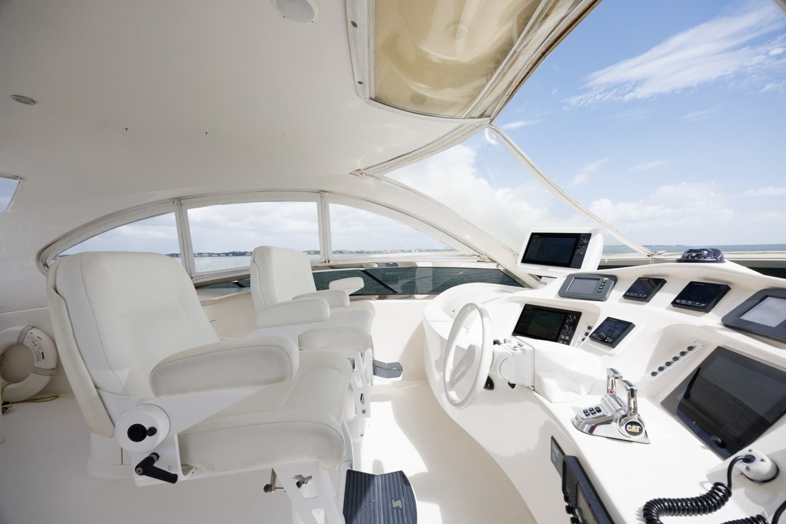 2007 Lazzara Yachts 74 MOTOR YACHT - Photo 49