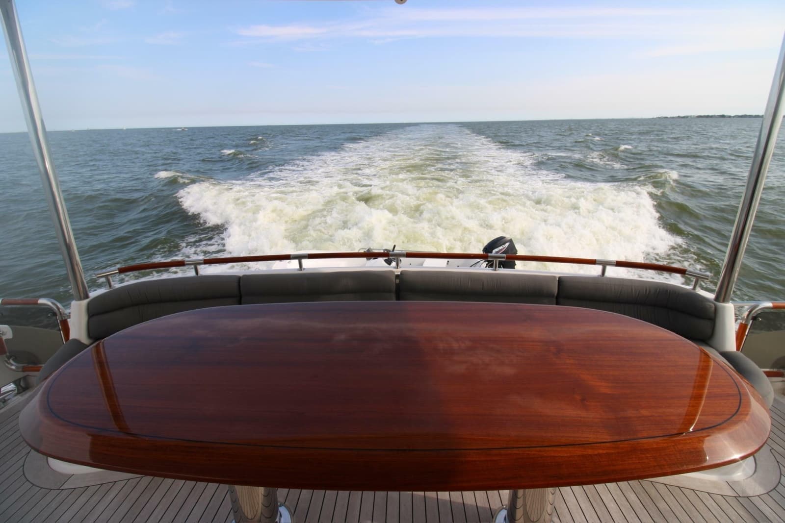 2007 Lazzara Yachts 74 MOTOR YACHT - Photo 6