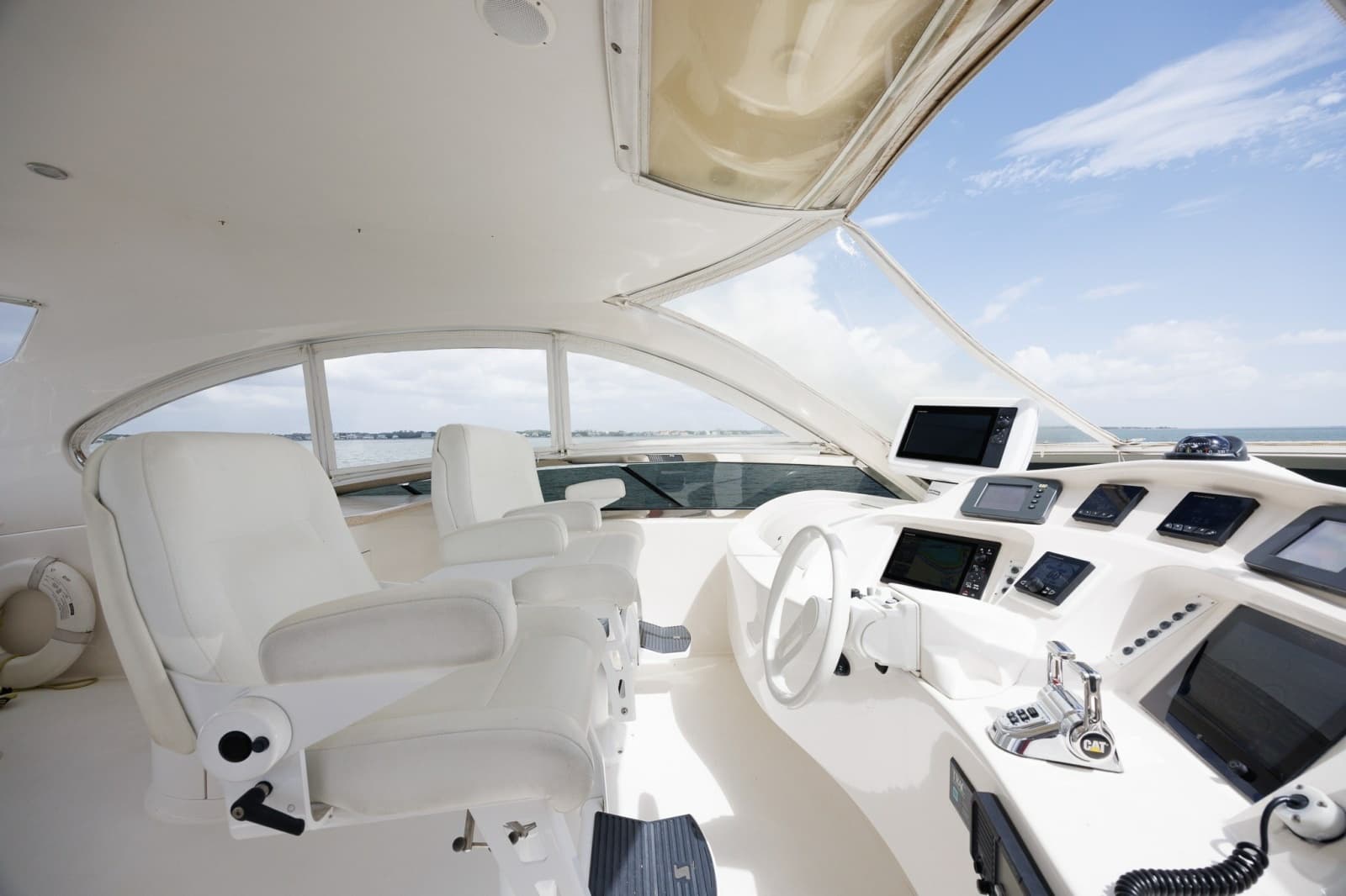 2007 Lazzara Yachts 74 MOTOR YACHT - Photo 43