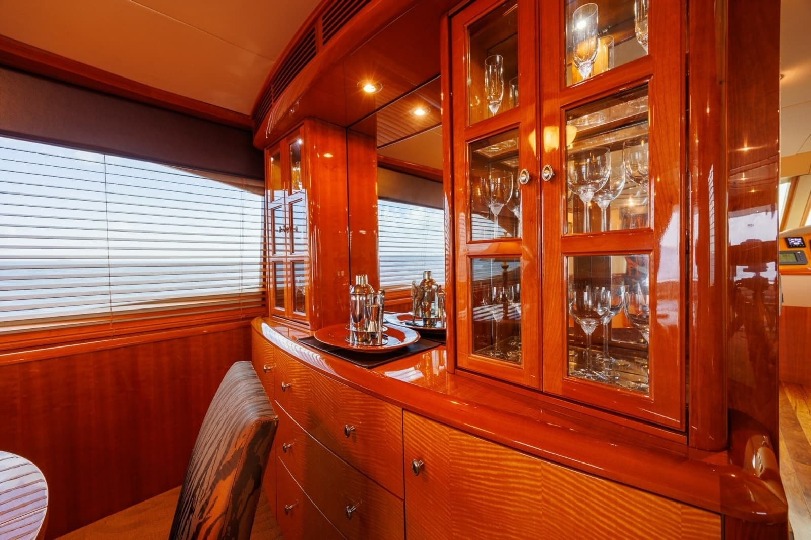 2007 Lazzara Yachts 74 MOTOR YACHT - Photo 19