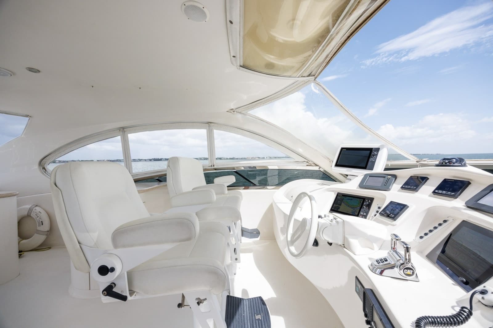 2007 Lazzara Yachts 74 MOTOR YACHT - Photo 42