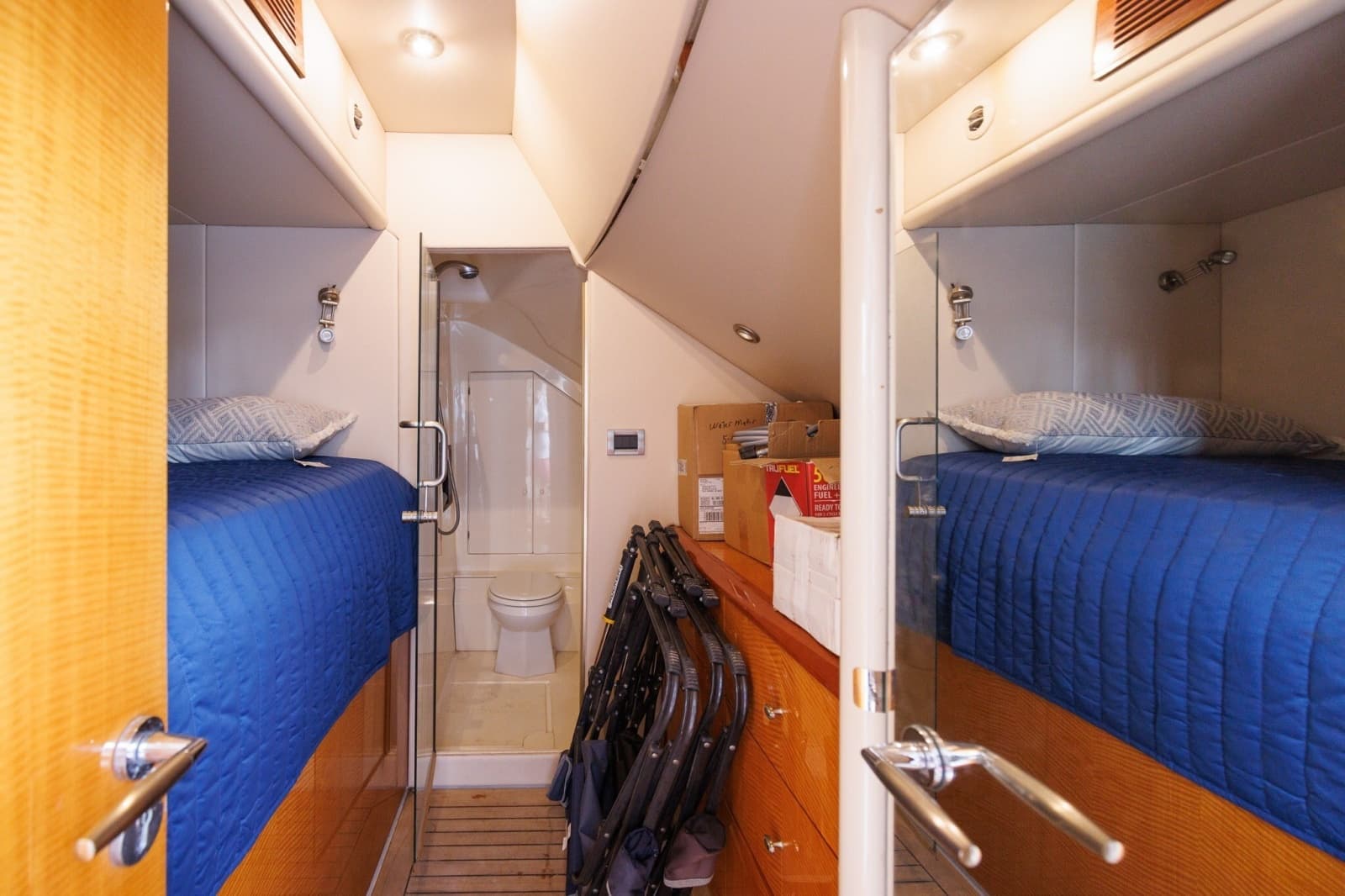 2007 Lazzara Yachts 74 MOTOR YACHT - Photo 55