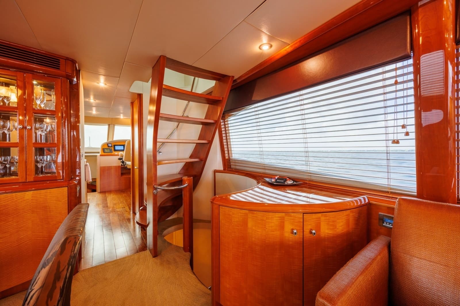 2007 Lazzara Yachts 74 MOTOR YACHT - Photo 16