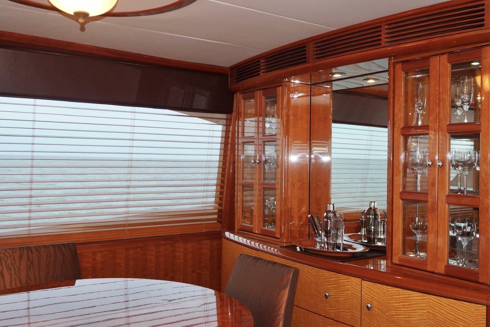 2007 Lazzara Yachts 74 MOTOR YACHT - Photo 16