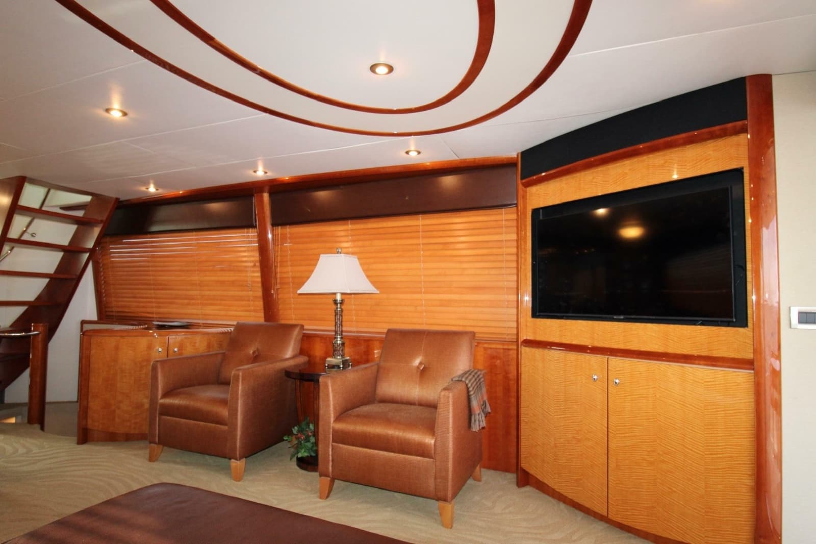 2007 Lazzara Yachts 74 MOTOR YACHT - Photo 12
