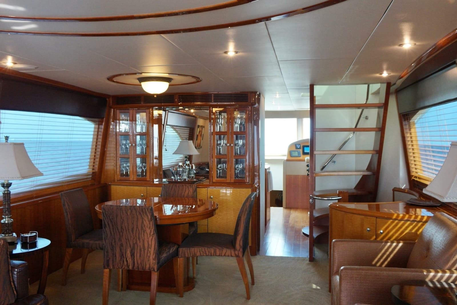 2007 Lazzara Yachts 74 MOTOR YACHT - Photo 13