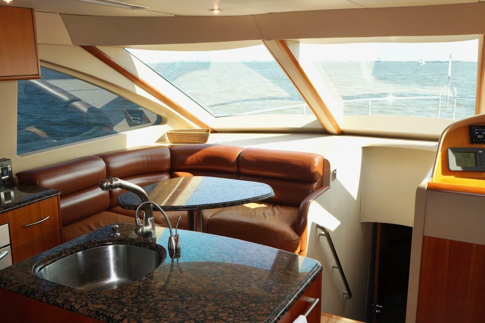 2007 Lazzara Yachts 74 MOTOR YACHT - Photo 25