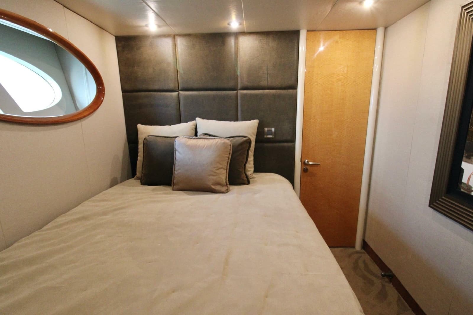 2007 Lazzara Yachts 74 MOTOR YACHT - Photo 47