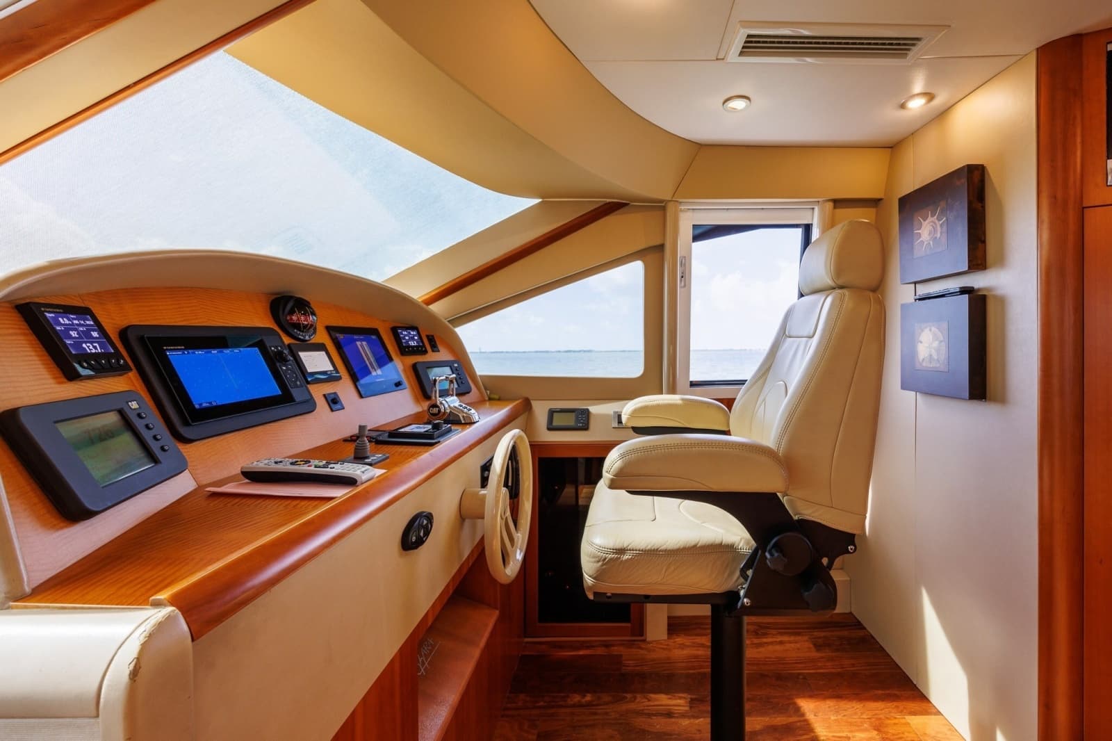 2007 Lazzara Yachts 74 MOTOR YACHT - Photo 41