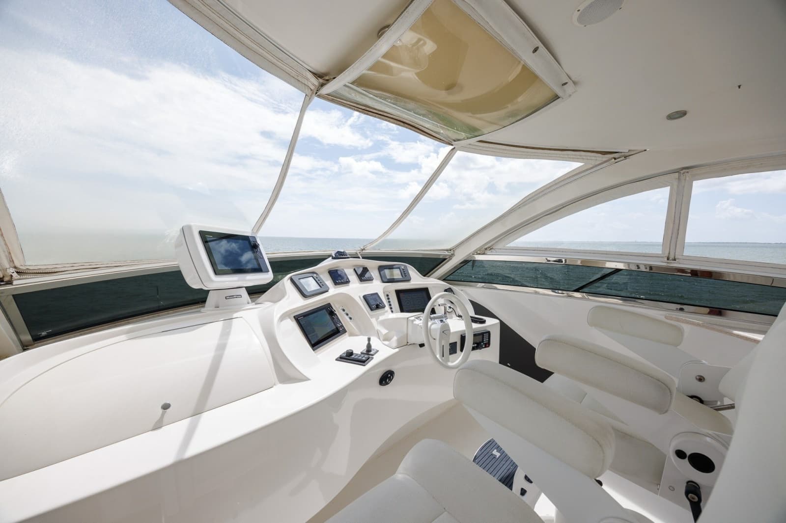 2007 Lazzara Yachts 74 MOTOR YACHT - Photo 47