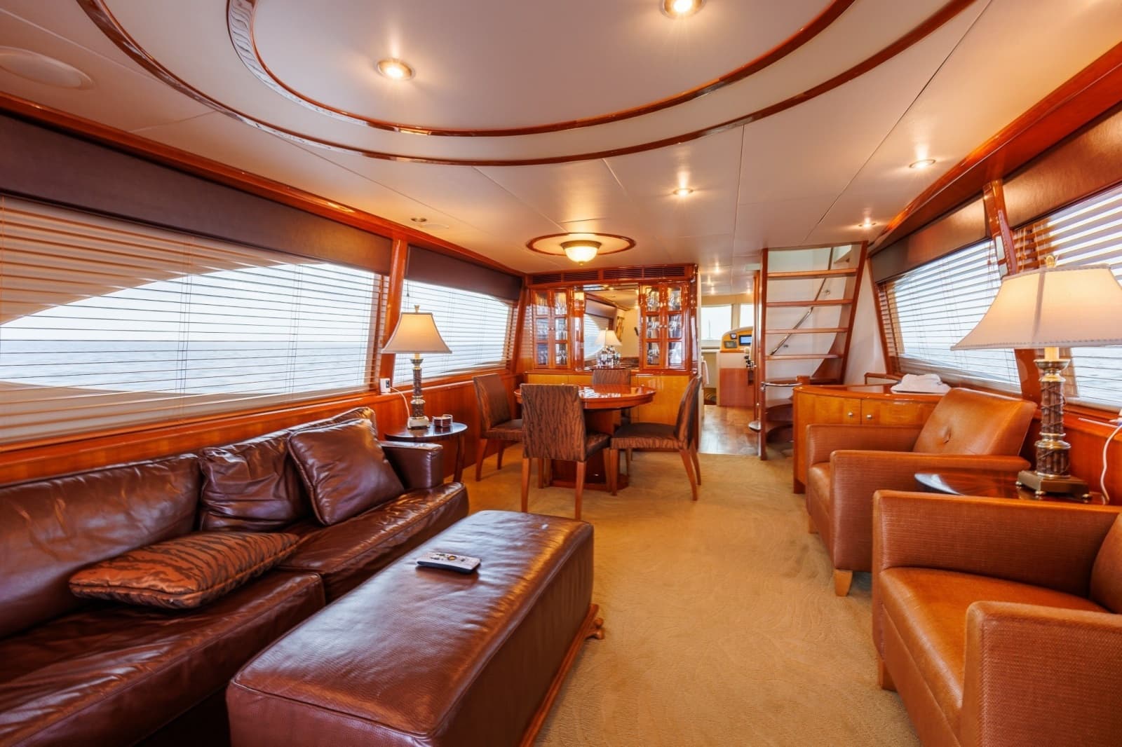 2007 Lazzara Yachts 74 MOTOR YACHT - Photo 14